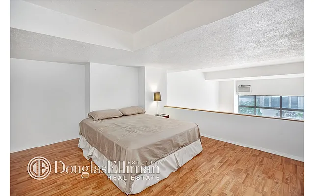 Rented by Douglas Elliman | media 14