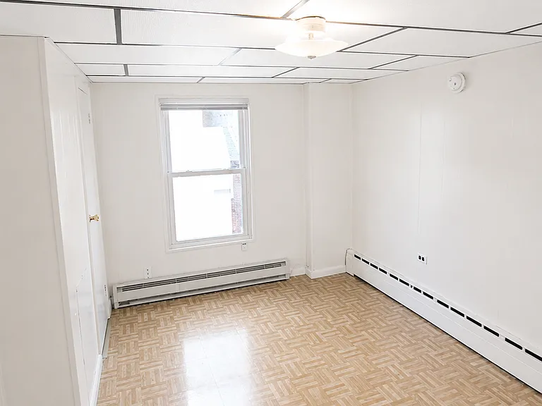 Robin Apartments — Photo 32