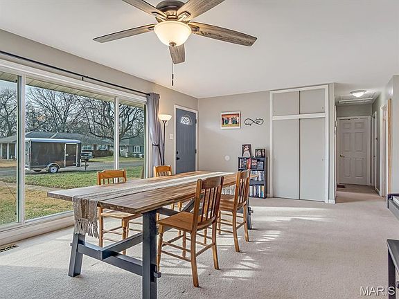 4th image of 419 Dianne Ave