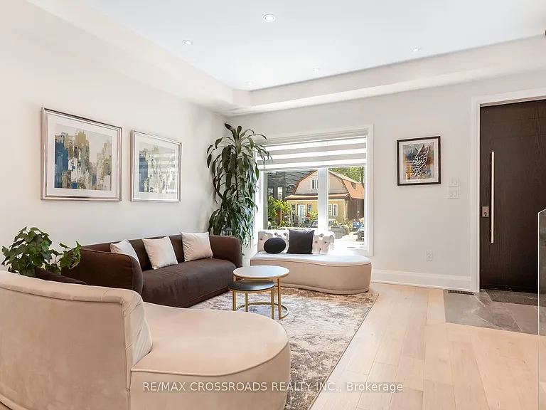 10 Hamstead Ave — Photo 4