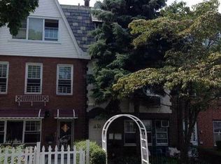 6820 Clyde St, Forest Hills, NY 11375