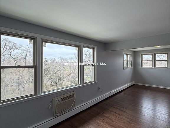 5th image of 8644 Skokie Blvd #405A
