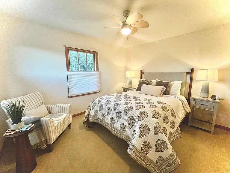 3575 Valley View Dr — Photo 10