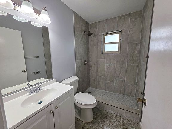 3rd image of 109 Catherine St #A