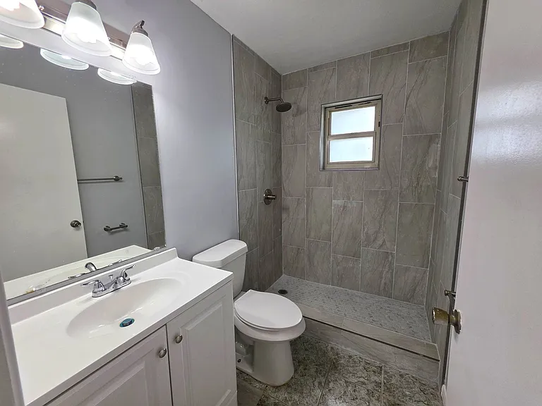 109 Catherine St #A — Photo 3