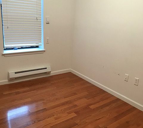 5th image of 183 Thompson St APT E6