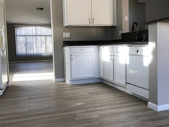 3rd image of 1309 N Laveen Dr