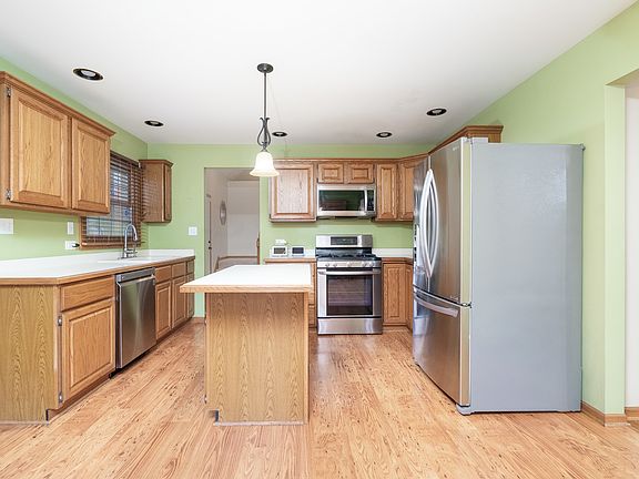 2nd image of 10519 Willow Ave