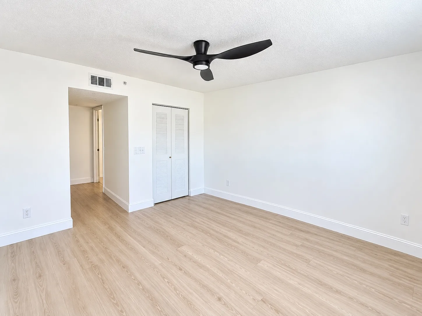 2 bed, 1000 sqft, $2,800 — Photo 4
