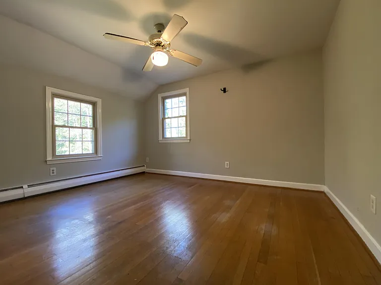 106 Woodside St — Photo 16