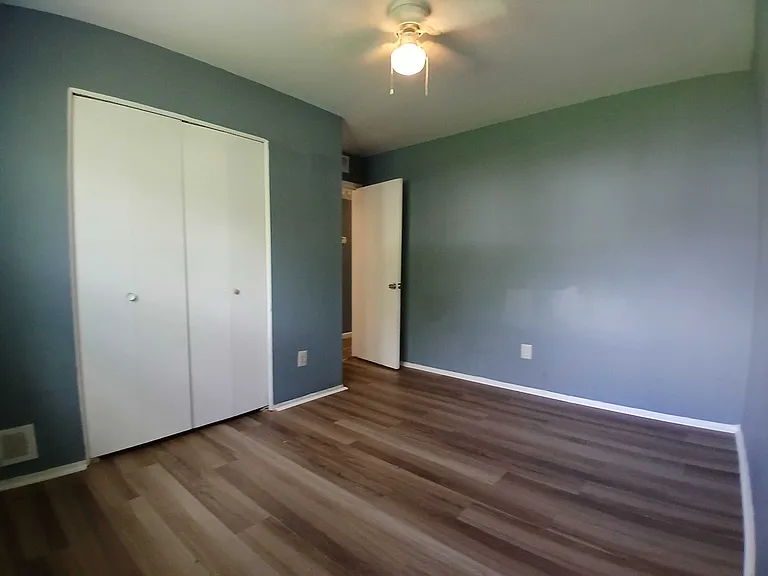 25722 Carlysle St — Photo 10