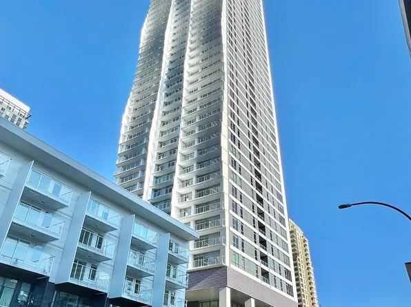 6087 Wilson Ave #1401, Burnaby, BC V5H 4R8