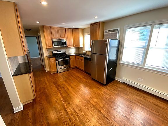 3rd image of 2546 N Laramie Ave APT 3F