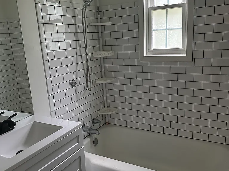 706 E Pinetree Blvd — Photo 8