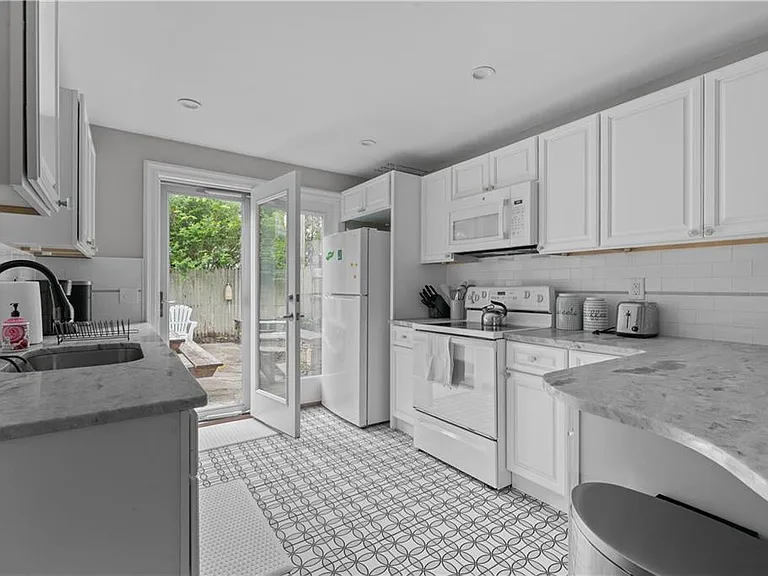 19 Warren Ave #19 — Photo 5