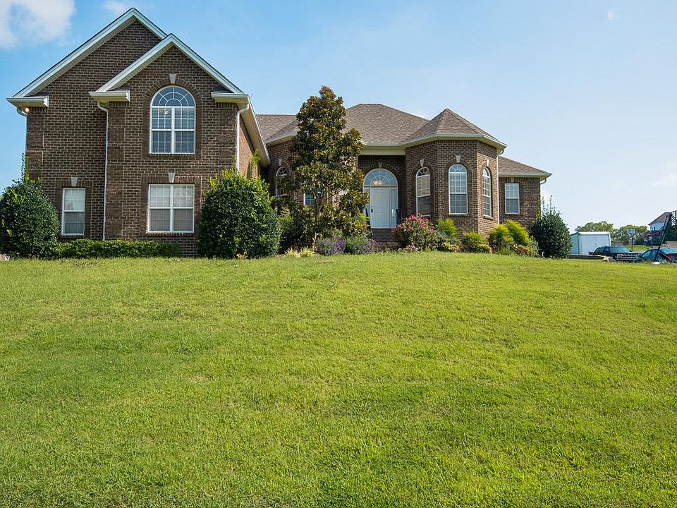1st image of 950 Noel Dr