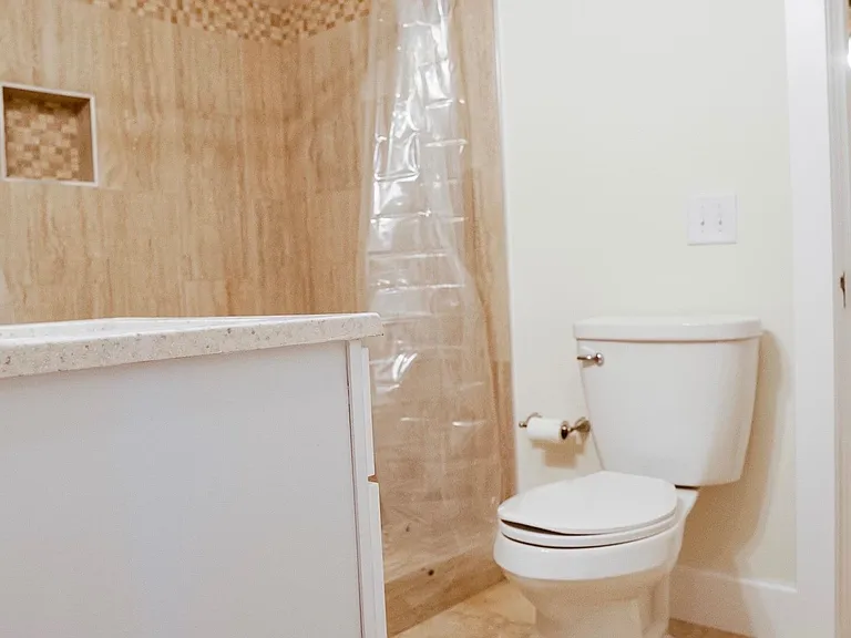 Christy Dr — Photo 16