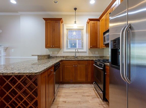 2nd image of 4220 S King Dr APT 3S