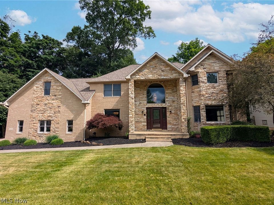 1st image of 7550 James Dr