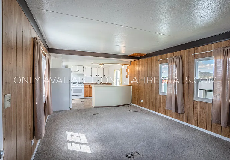 440 W Main St #5 — Photo 1