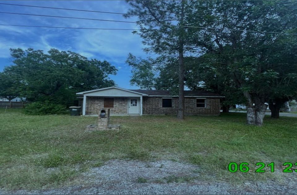 1st image of 604 East St