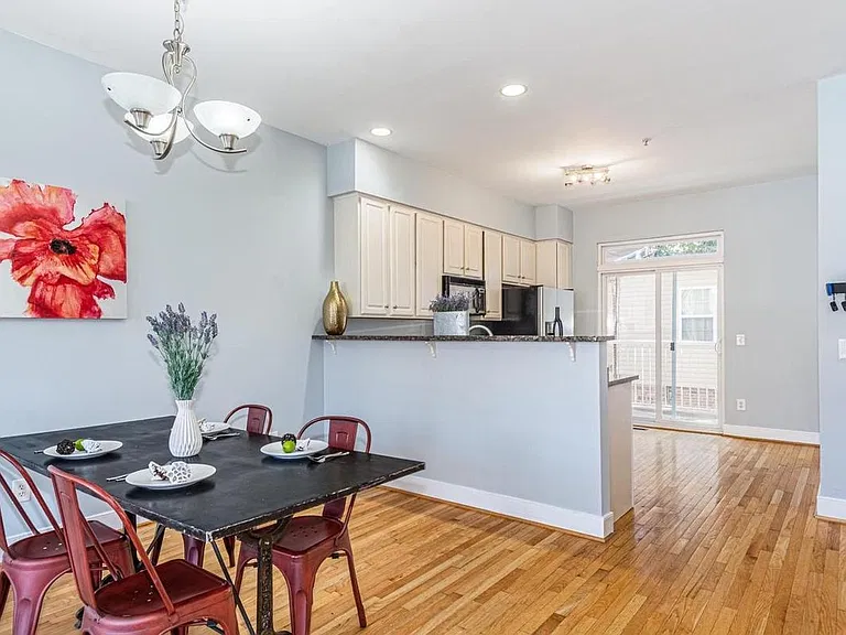 105 Narrowway Ct — Photo 11