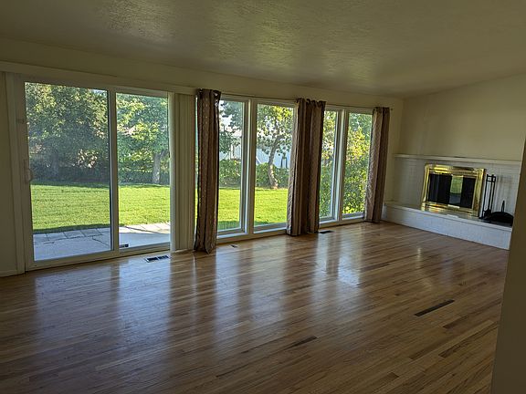 4th image of 1954 W Mount Vista Dr