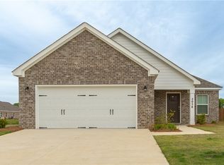 2058 Superior Dr, Opelika, AL 36804
