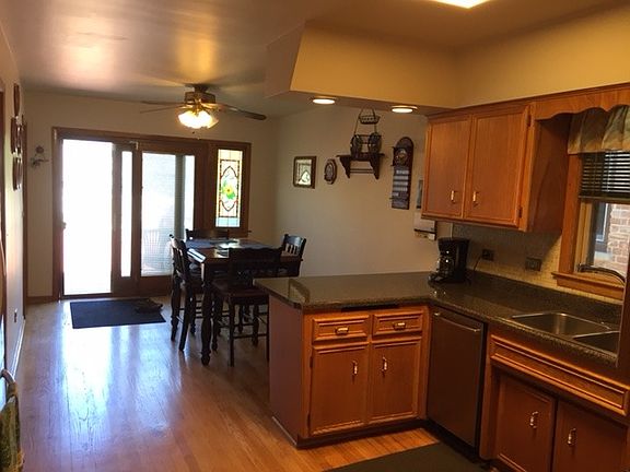 3rd image of 3419 N Natoma Ave
