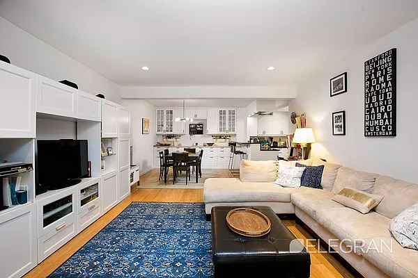 Sold by (Legacy) Elegran | media 12