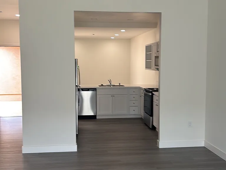 650 S Eliseo Dr — Photo 3