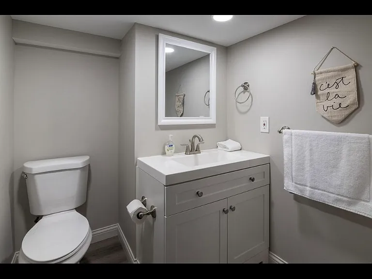 229-235 W 4th St #229 — Photo 7