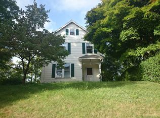 462 Lagrange St, West Roxbury, MA 02132