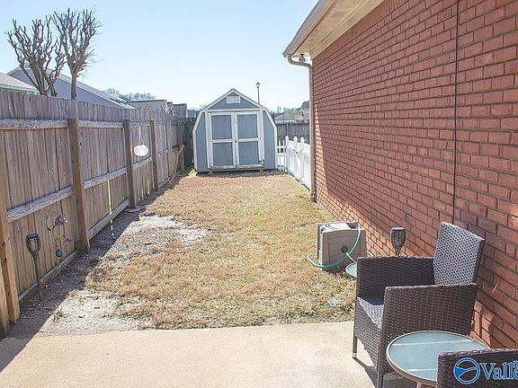 3rd image of 413 Bromwich St SW