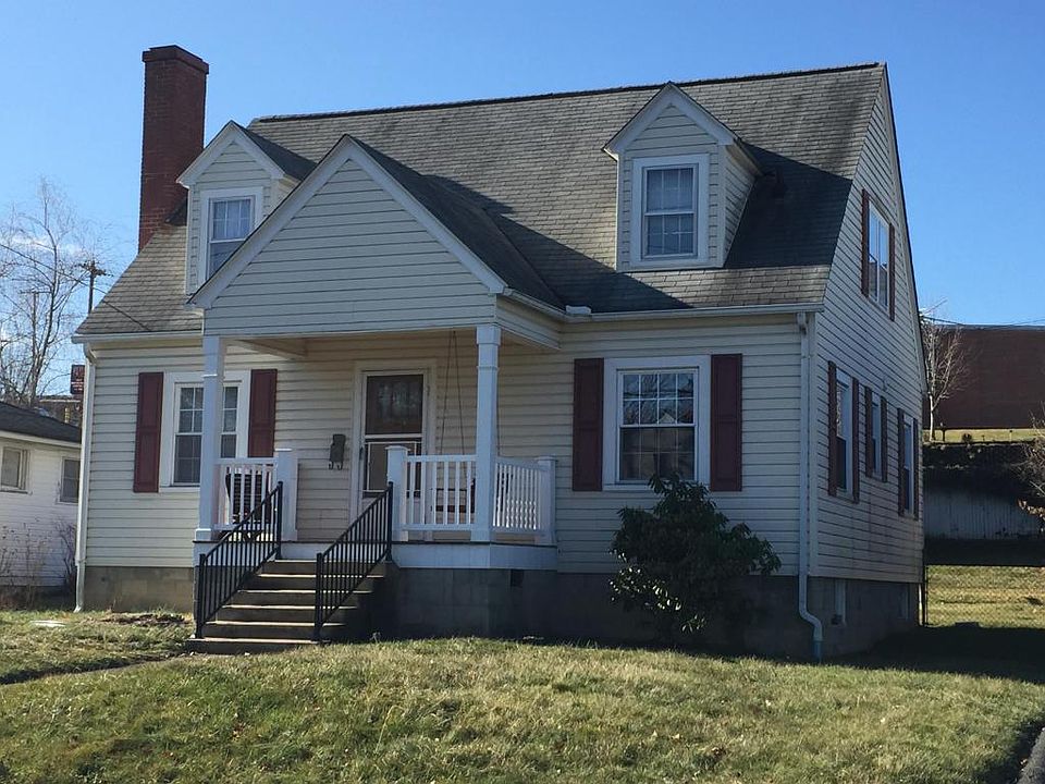 1st image of 221 Summerlee Ave