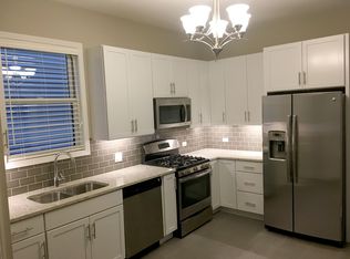 1332 W Wolfram St #2, Chicago, IL 60657