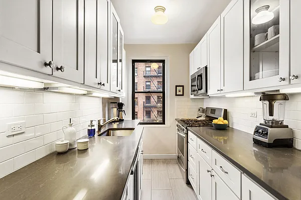 Sold by Compass | media 5