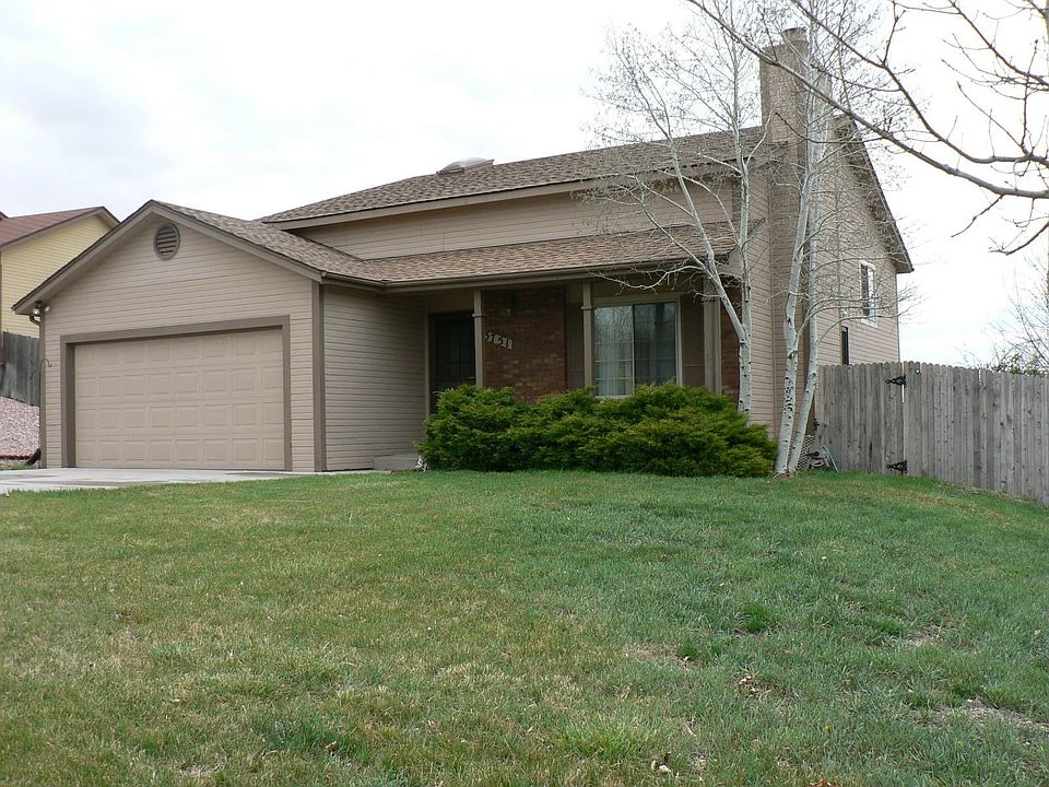 Tri-level home