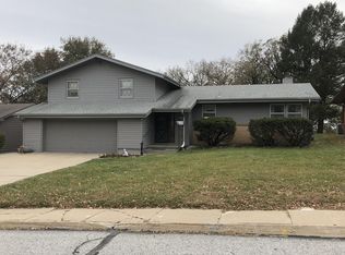 17 Royal Rd, Council Bluffs, IA 51503