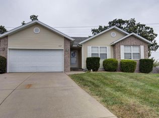 407 W Chestnut Rd, Nixa, MO 65714