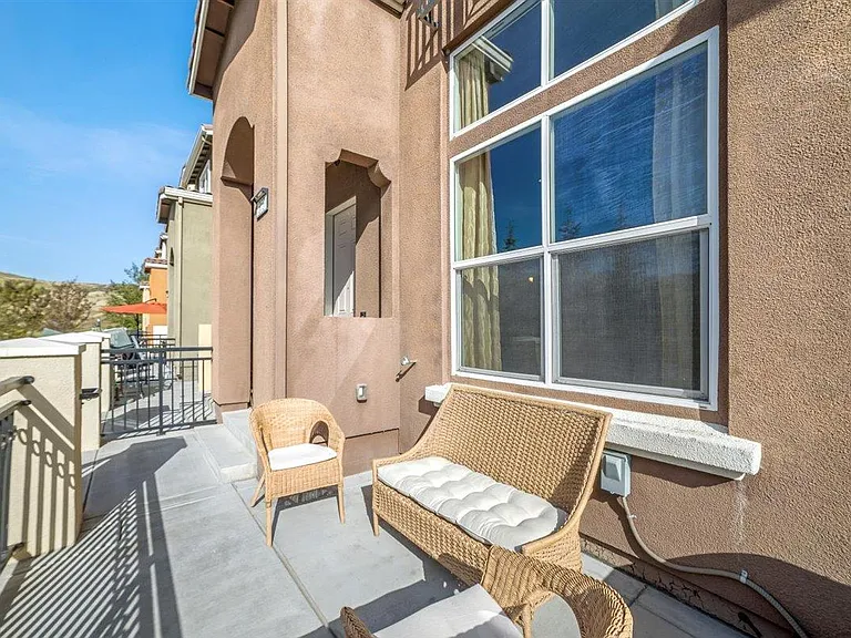 353 Esfahan Ct — Photo 9