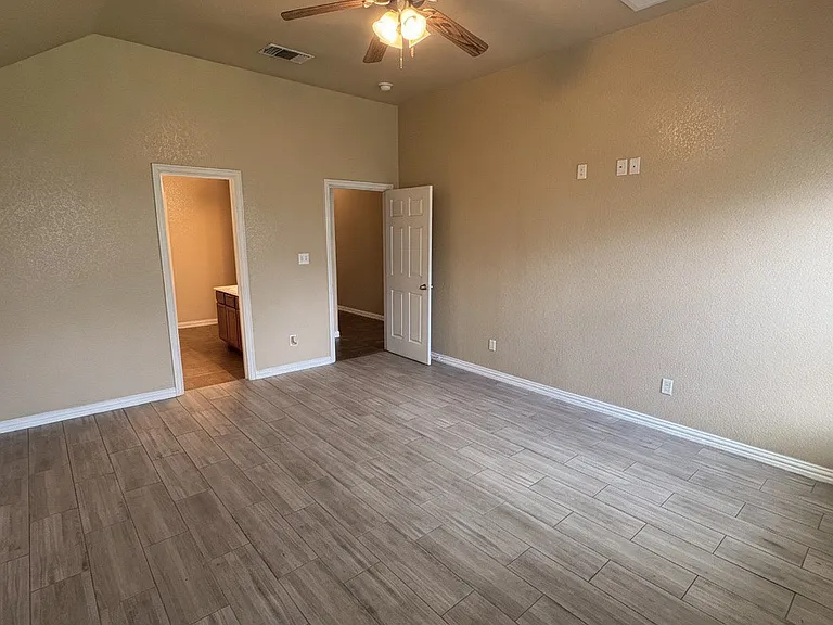 673 S Heights Dr — Photo 7