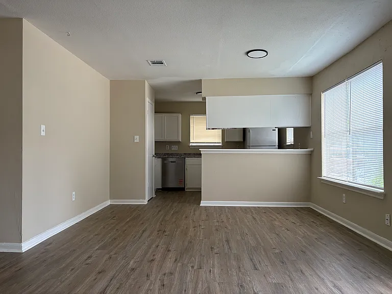 3221 Hirschfield Rd #B — Photo 3