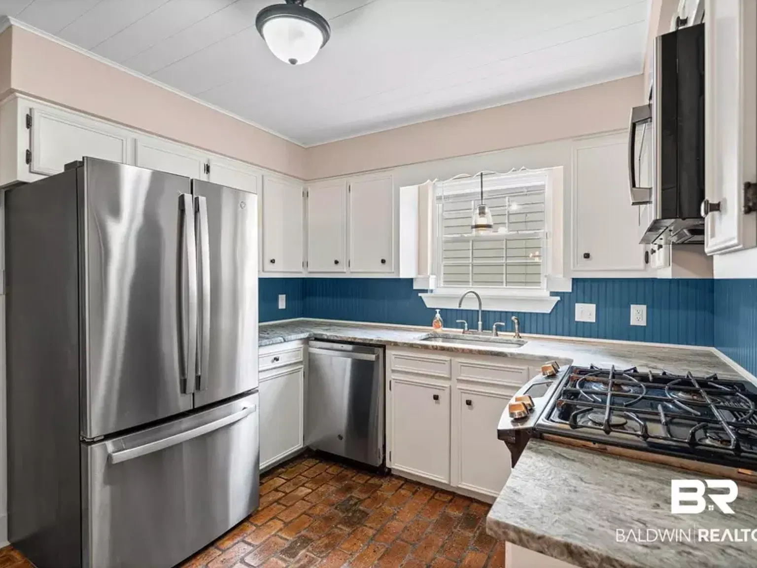3 bed, 2.5 bath, 1621 sqft, $1,800 — Photo 4