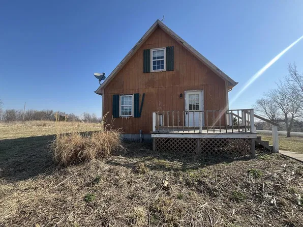 4560 NW Byard Rd, Hamilton, MO 64644