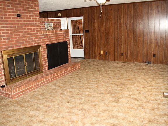 Living rm with fireplace