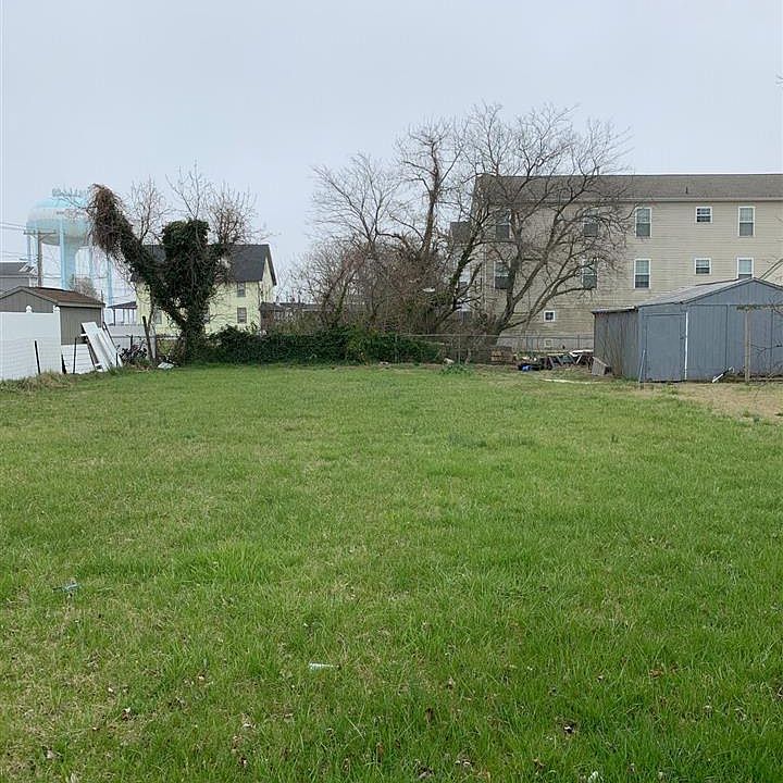 1st image of 3907 Arctic Ave