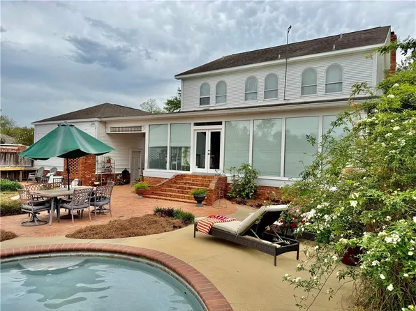 5604 Courtland Pl, Alexandria, LA 71301