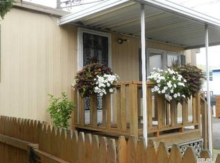 61 Lincoln Ave, Holbrook, NY 11741