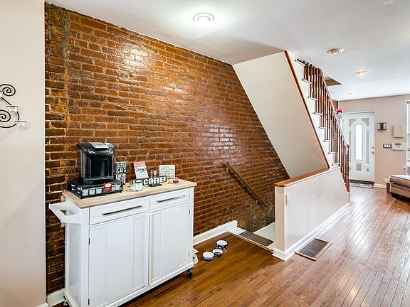 5th image of 1110 S Alder St